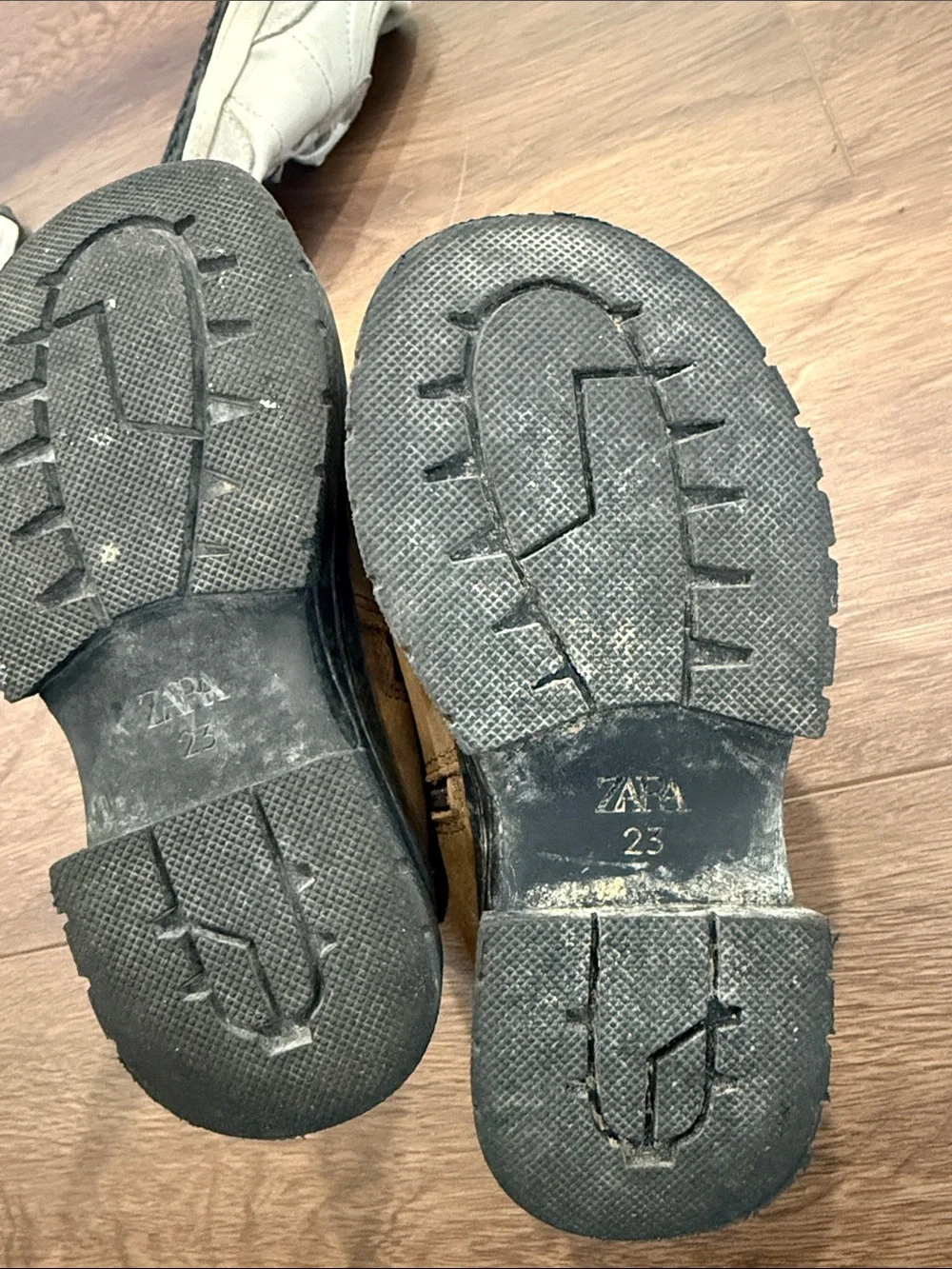 Zara boys boot, size 23